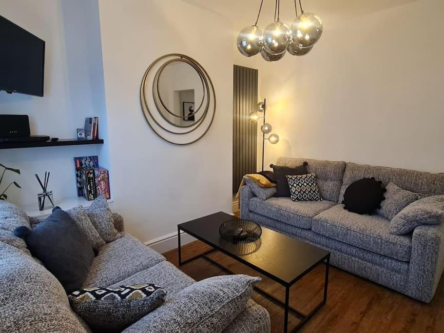 Centrally Located To The City Of לינקולן מראה חיצוני תמונה